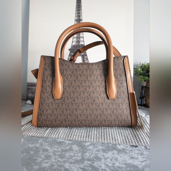 ❗️LOW START❗️Michael Kors Gabby Small Logo Satchel- NWT - Picture 6 of 16